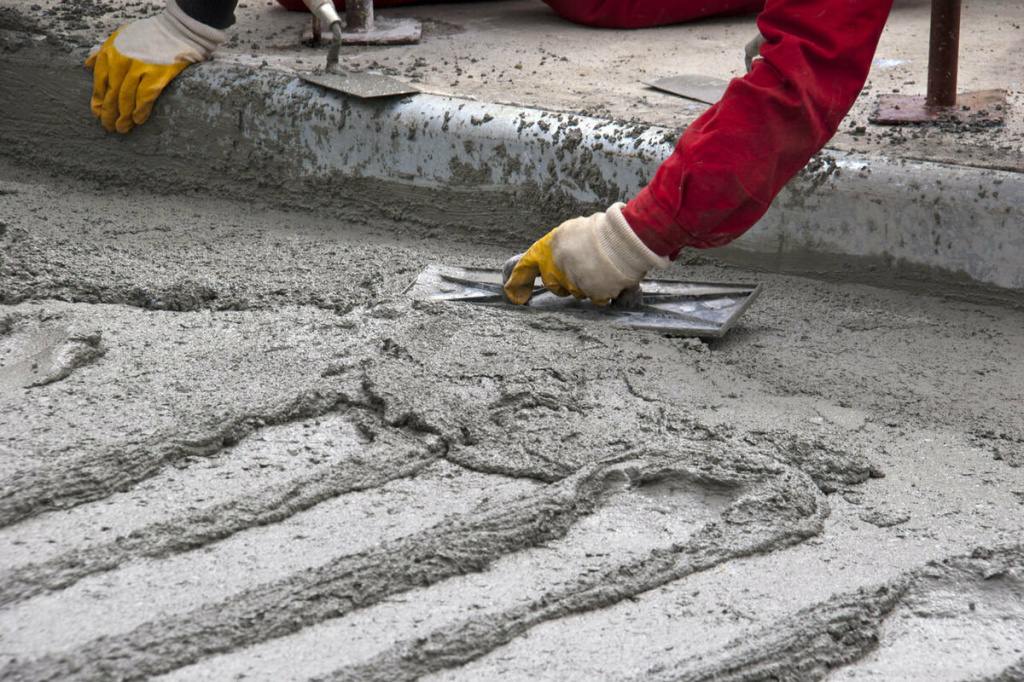 Как правильно выбрать бетонную смесь для проведения наружных строительных работ